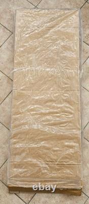 Nouveau sèche-serviettes chauffant blanc design pour salle de bains. Prix public conseillé : 355 £. Chargement latéral, fixation murale.
